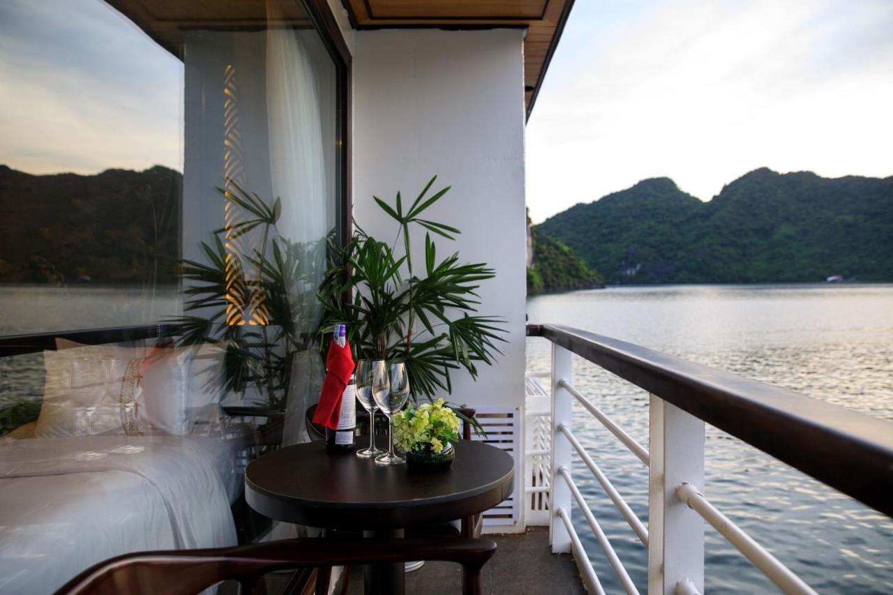 Hotel V'Spirit Cruise Ha Long Exteriér fotografie