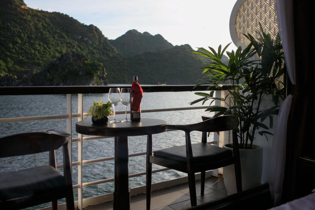 Hotel V'Spirit Cruise Ha Long Exteriér fotografie