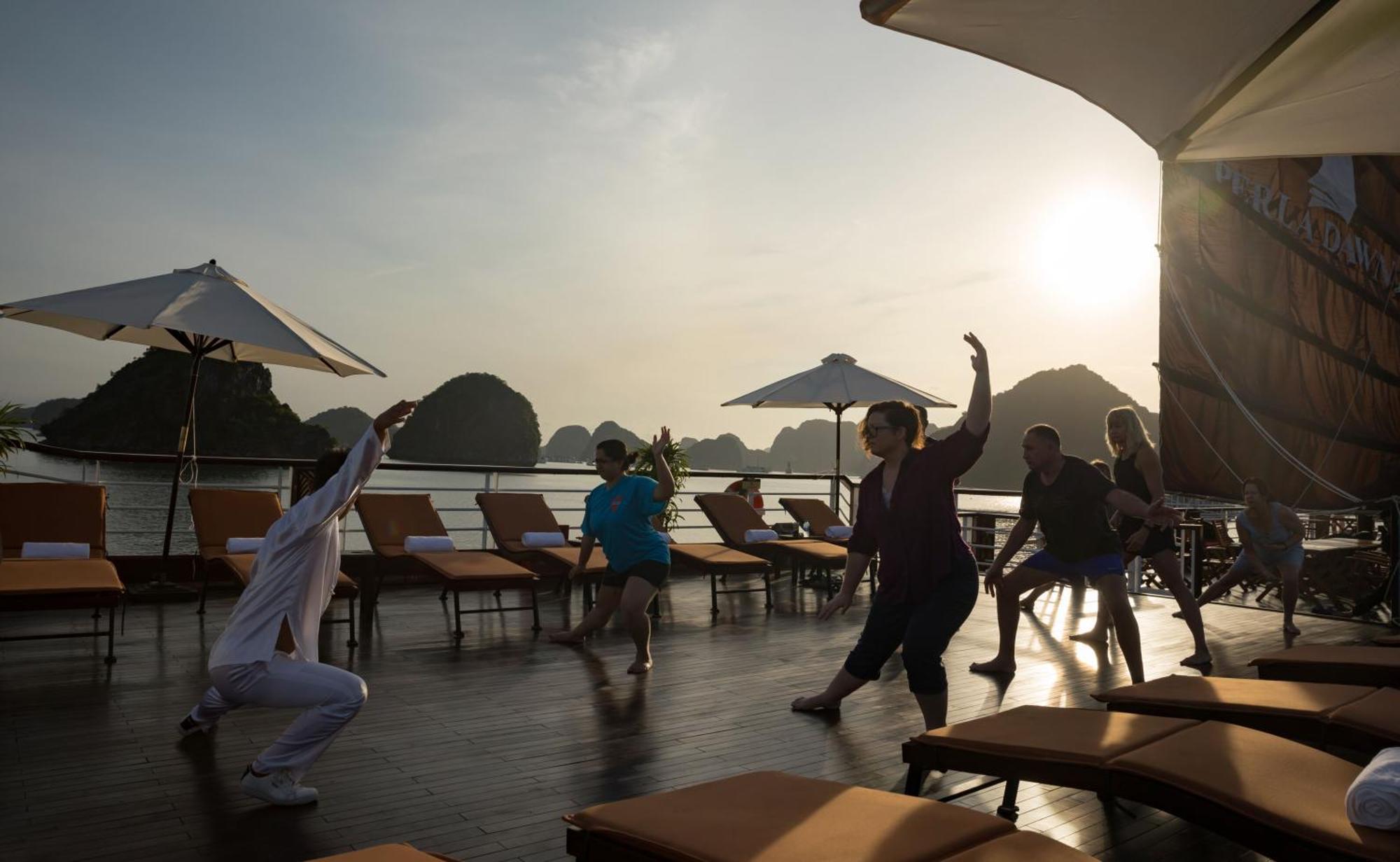 Hotel V'Spirit Cruise Ha Long Exteriér fotografie