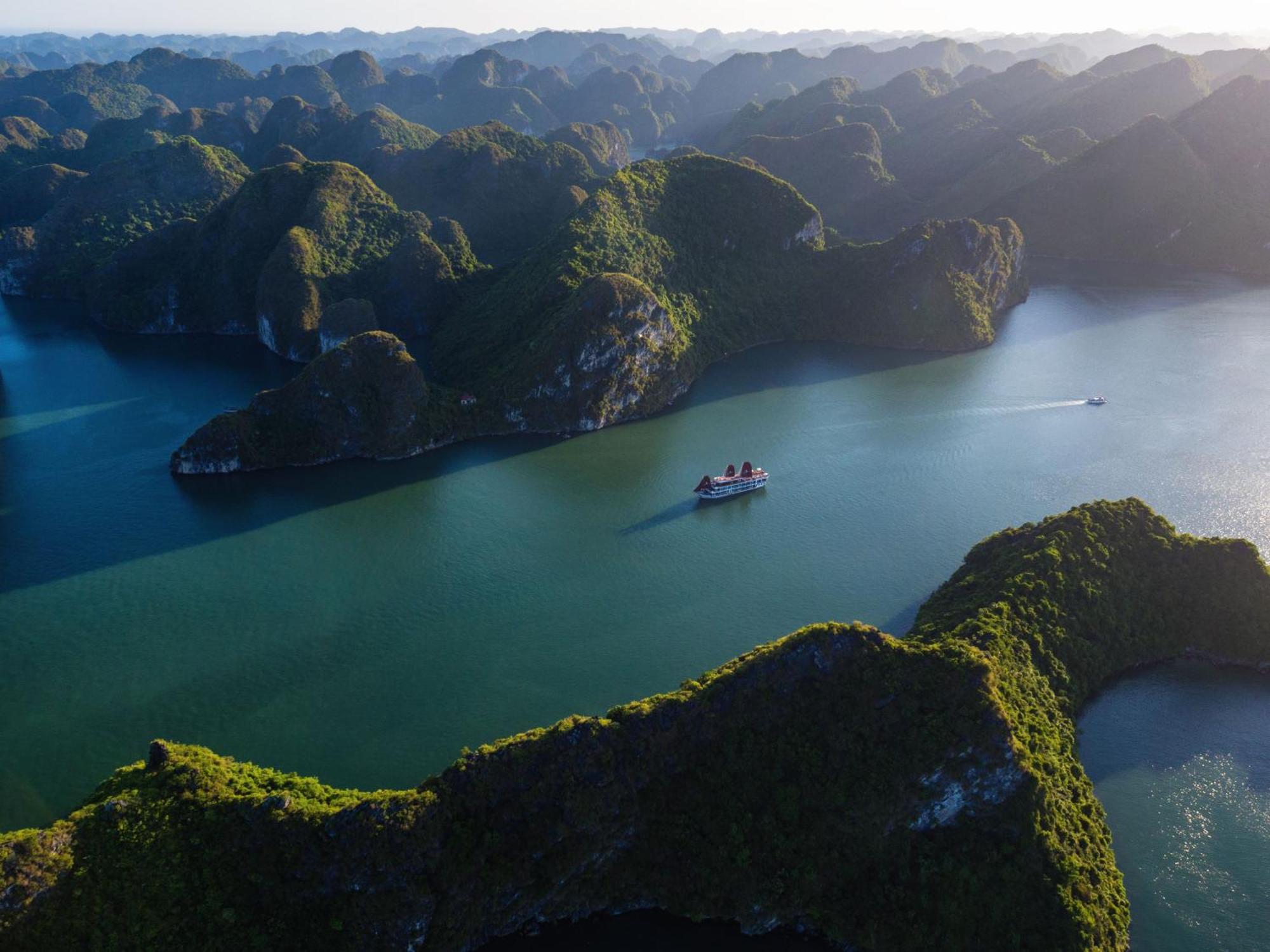 Hotel V'Spirit Cruise Ha Long Exteriér fotografie